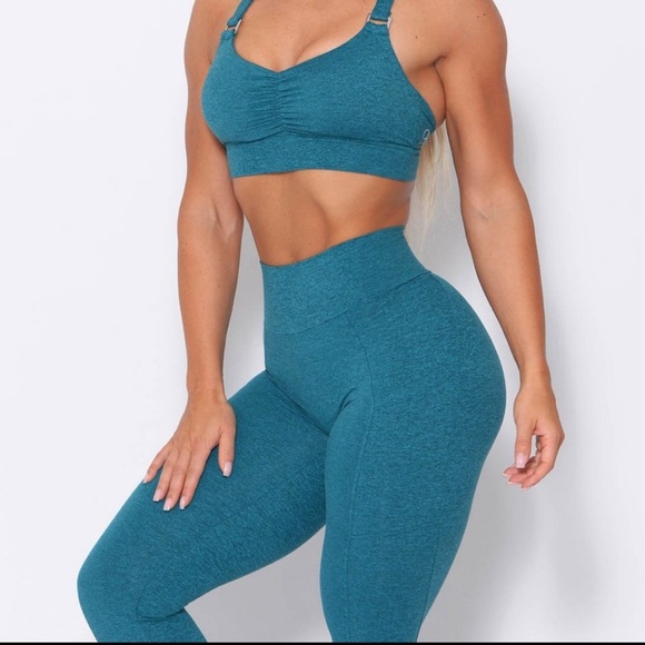 Bombshell CURVES LEGGINGSトープ上下セット BOMBSHELL SPORTSWEAR